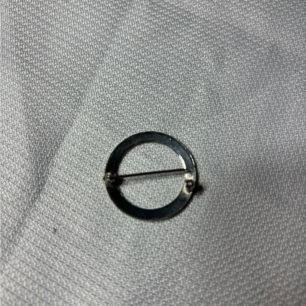 Vintage Silvertone Round Brooch Excellent Preloved Condition